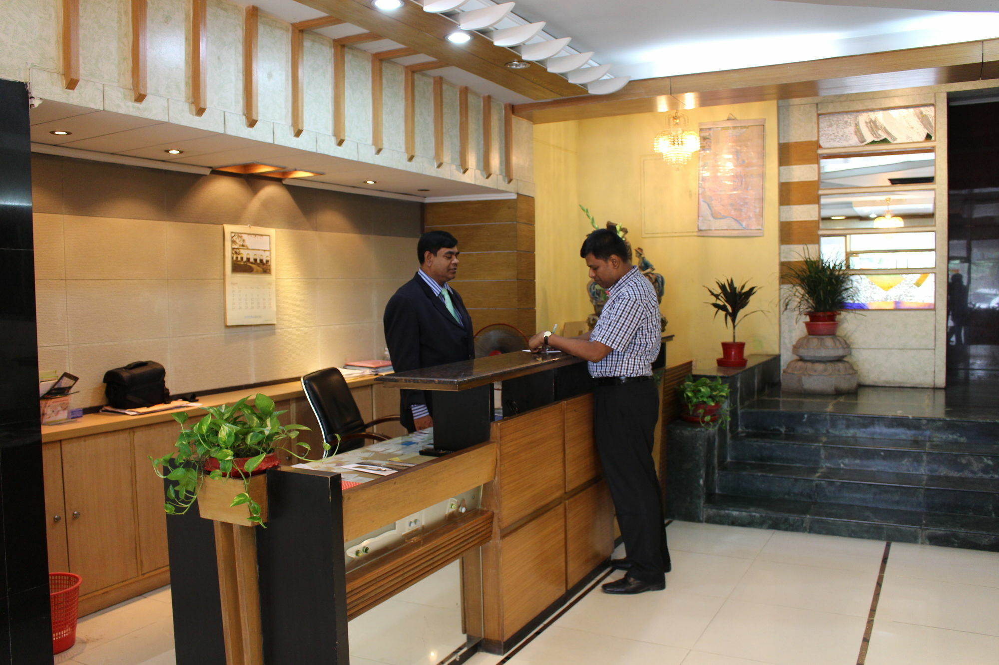 Hotel Golden Deer Дакка Екстер'єр фото
